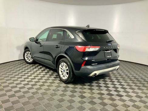Used 2020 Ford Escape SE image 12