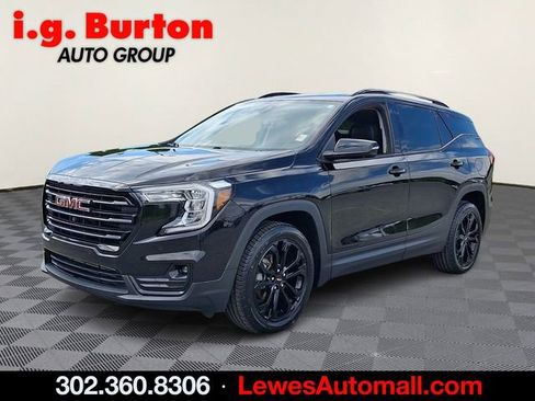 Used 2022 GMC Terrain SLT w/ Infotainment Package II AWD/4WD image 3