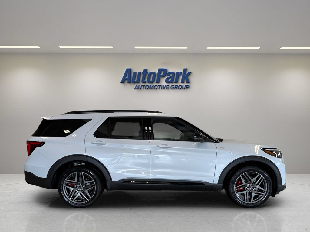 New 2026 Ford Explorer ST-Line w/ ST-Line Street Pack AWD/4WD image 9