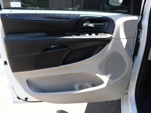 Used 2012 Dodge Grand Caravan SXT FWD image 13