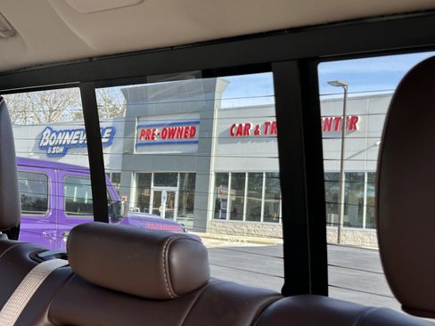 Used 2016 RAM 1500 Laramie Longhorn w/ Convenience Group image 41