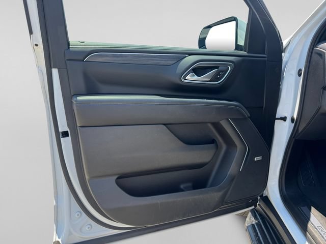 Certified 2023 GMC Yukon SLT w/ SLT Luxury Package AWD/4WD image 11