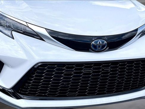 Used 2023 Toyota Sienna XSE FWD image 29