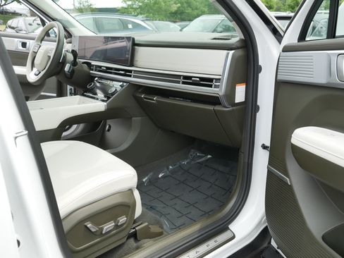 Certified 2025 Hyundai Santa Fe Calligraphy FWD image 20