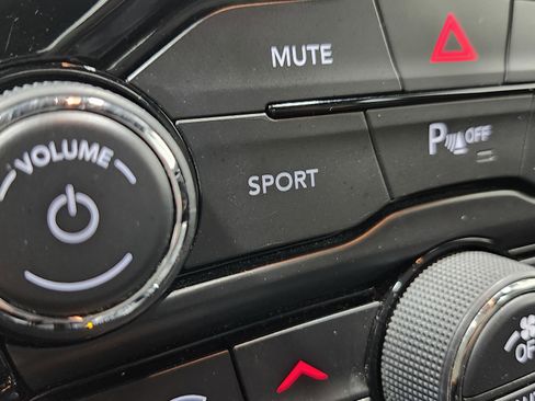 Used 2023 Chrysler 300 S image 10