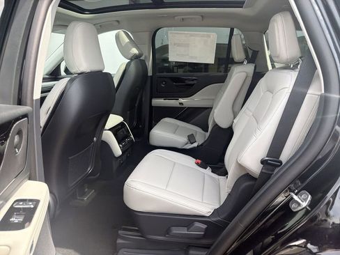 New 2026 Lincoln Aviator AWD image 6