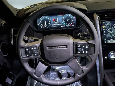 New 2026 Land Rover Discovery S AWD/4WD image 17
