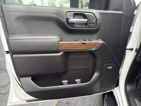 Used 2021 Chevrolet Silverado 1500 High Country w/ Technology Package image 12