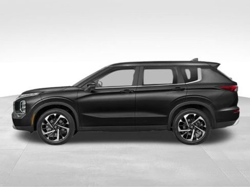 Used 2024 Mitsubishi Outlander SE FWD image 3