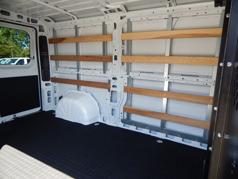 Used 2025 RAM ProMaster 2500 w/ U-Haul Equipment Group FWD image 13