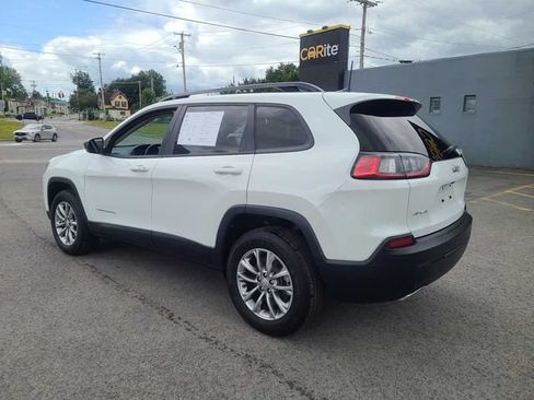 Used 2022 Jeep Cherokee Latitude Lux w/ Mopar Interior Package AWD/4WD image 9
