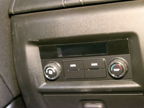 Used 2023 Chevrolet Traverse LT FWD image 14