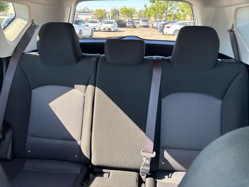Used 2025 Kia Soul LX w/ LX Technology Package FWD image 33