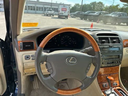 Used 2004 Lexus LS 430 w/ Premium Pkg RWD image 5