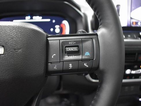 Certified 2025 Nissan Rogue SL w/ Tech Package image 32