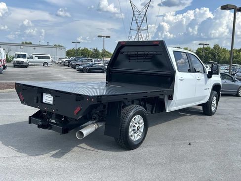 Used 2024 Chevrolet Silverado 2500 LT w/ Convenience Package AWD/4WD image 4