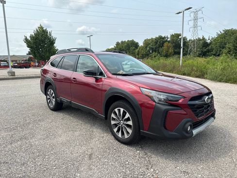 Certified 2025 Subaru Outback Limited AWD/4WD image 11