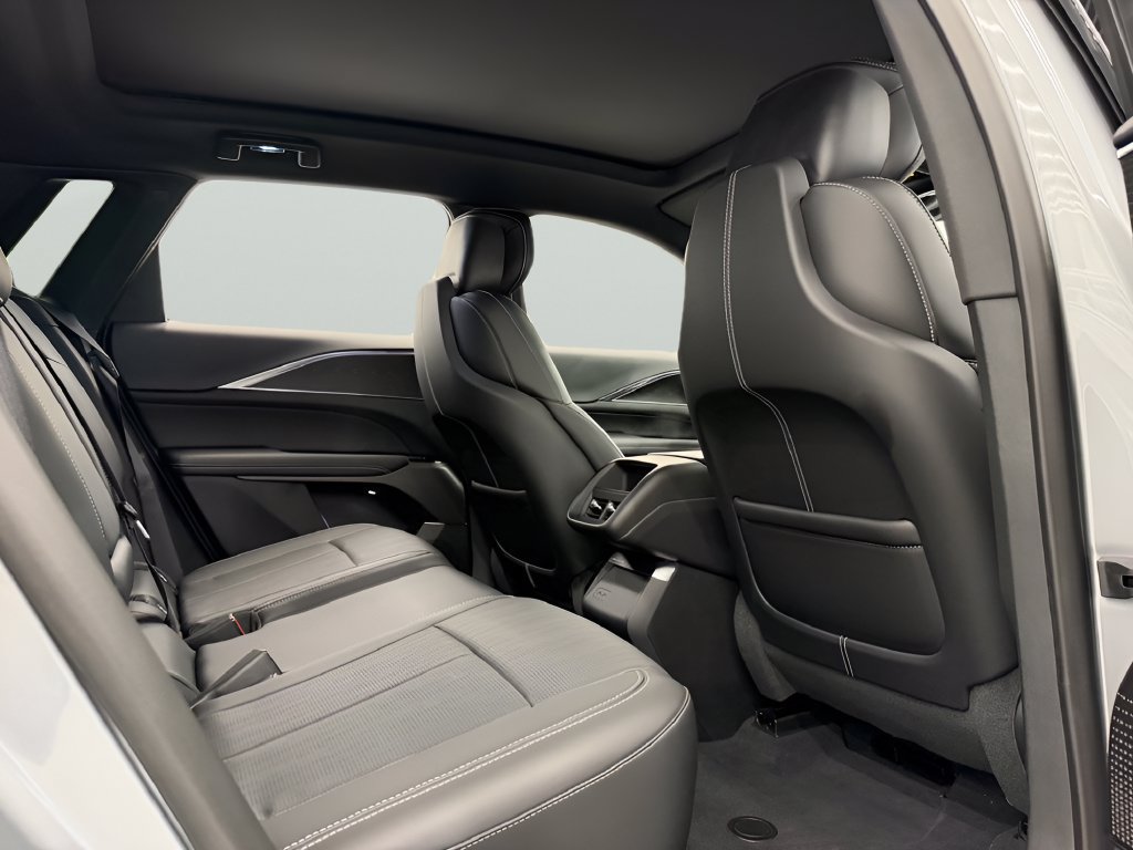 Used 2024 Cadillac Lyriq Luxury w/ LPO, Floor Liner Package AWD/4WD image 27
