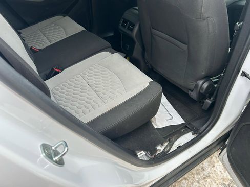 Used 2018 Chevrolet Equinox LS image 11