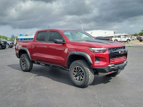 Used 2024 Chevrolet Colorado ZR2 w/ ZR2 Convenience Package III image 8