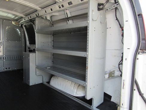 Used 2015 Chevrolet Express 2500 RWD image 23