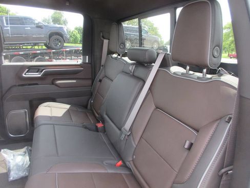 New 2026 GMC Sierra 2500 Denali w/ Denali Reserve Package AWD/4WD image 13
