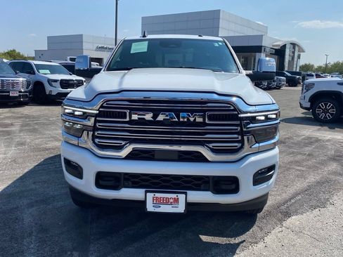 Used 2026 RAM 2500 Laramie AWD/4WD image 8