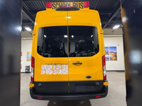 Used 2019 Ford Transit 350 XL image 9