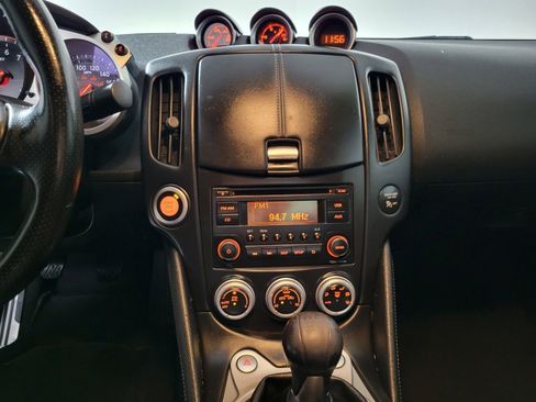 Used 2015 Nissan 370Z Base image 15