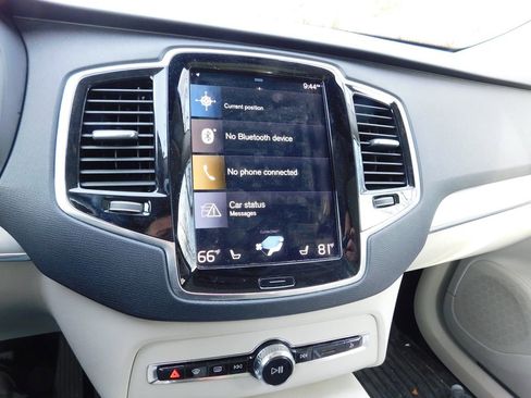 Used 2022 Volvo XC90 T5 Momentum w/ Advanced Package image 8