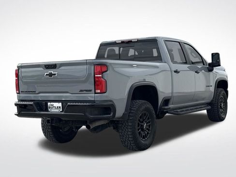 Used 2024 Chevrolet Silverado 2500 ZR2 w/ Technology Package AWD/4WD image 7