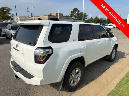 Used 2023 Toyota 4Runner SR5 Premium w/ Moonroof Package RWD image 4