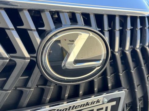 Used 2025 Lexus ES 350 w/ Premium Package FWD image 19