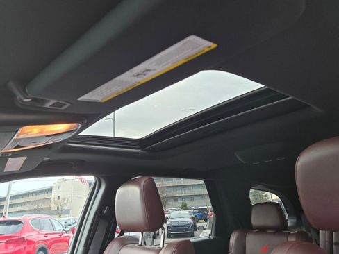 Used 2024 Dodge Durango GT image 24