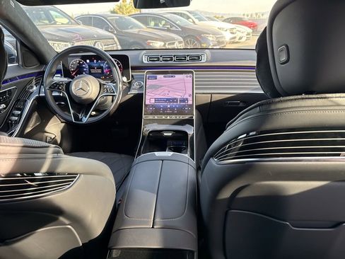Used 2025 Mercedes-Benz S 580 S 580 image 9