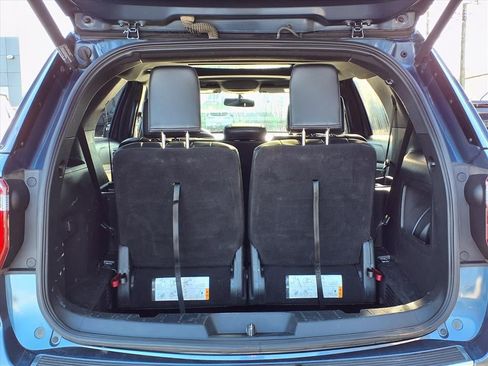 Certified 2018 Ford Explorer XLT w/ Equipment Group 202A image 9