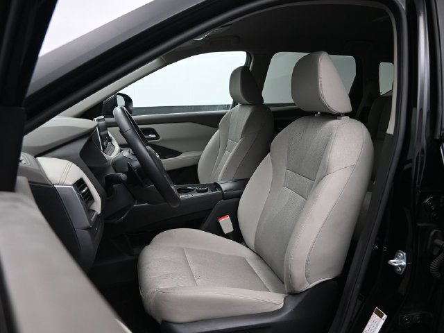 Used 2025 Nissan Rogue SV AWD/4WD image 23
