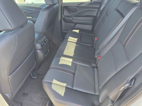 Used 2025 Honda Ridgeline TrailSport image 8