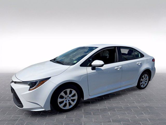 Used 2024 Toyota Corolla LE FWD image 3