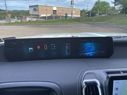 Certified 2025 Ford Expedition Platinum w/ Stealth Appearance Package AWD/4WD image 26