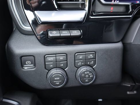 New 2026 Chevrolet Silverado 3500 High Country w/ Technology Package AWD/4WD image 9