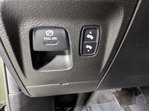 Used 2021 RAM 1500 Big Horn AWD/4WD image 16