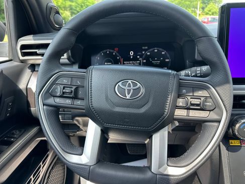 Used 2026 Toyota 4Runner TRD Off-Road Premium AWD/4WD image 19