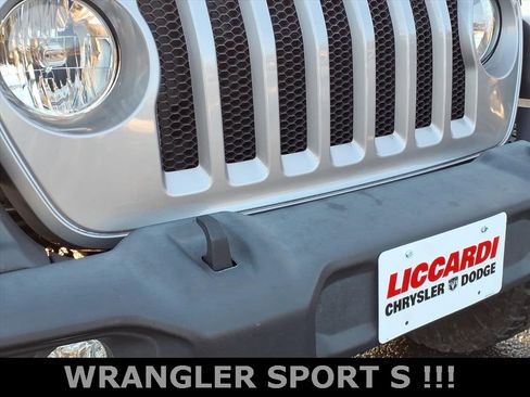 Used 2020 Jeep Wrangler Sport image 5
