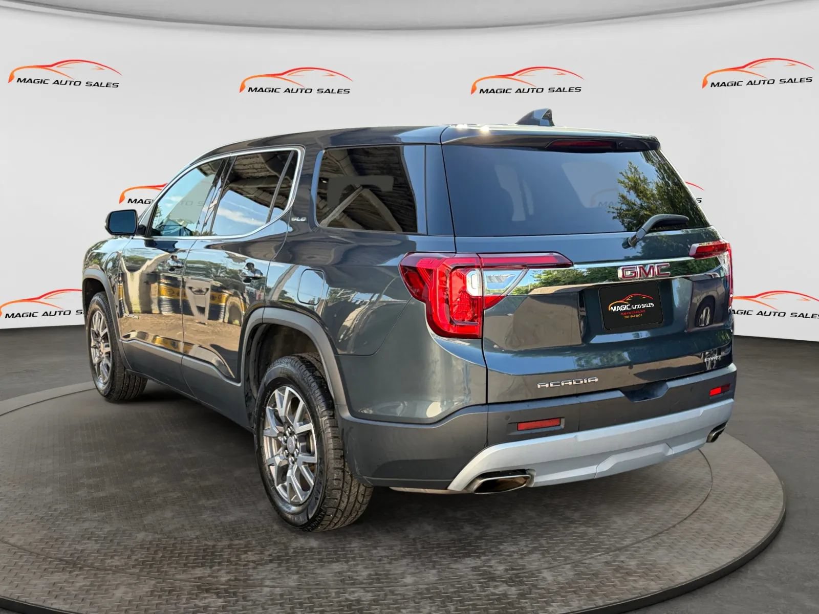 Used 2020 GMC Acadia SLE AWD/4WD image 8