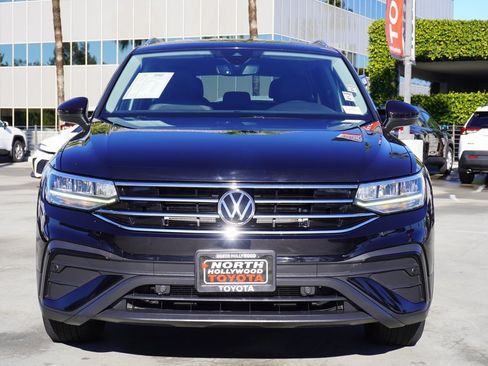 Used 2022 Volkswagen Tiguan SE image 3