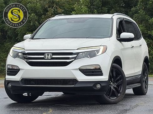 Used 2016 Honda Pilot Touring image 1