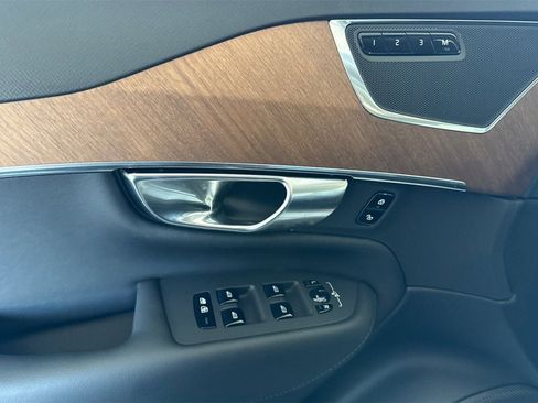 New 2025 Volvo XC90 B6 Plus w/ Protection Package Premier image 12
