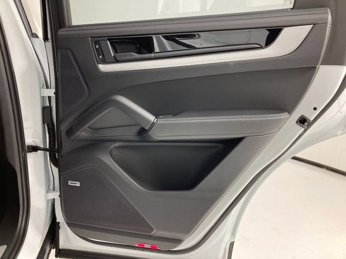 Certified 2024 Porsche Cayenne S image 19