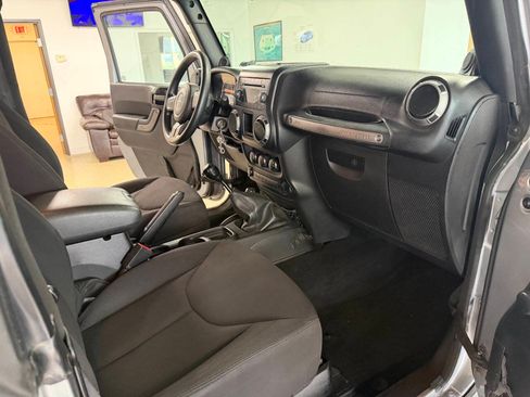 Used 2014 Jeep Wrangler Sport AWD/4WD image 15